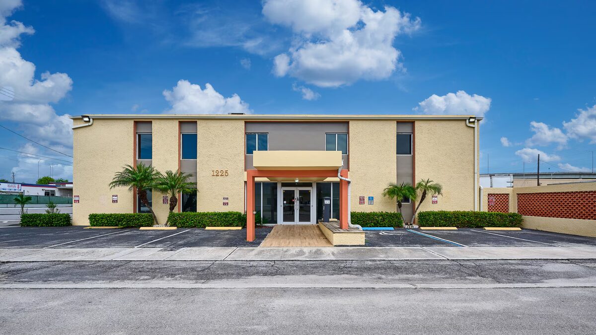 1225 Omar Rd office and warehouse building, West Palm Beach FL