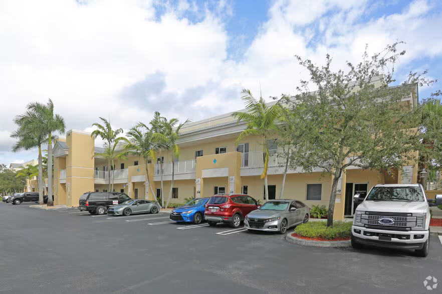 2753 Vista Pkwy Bldg J flex building exterior, West Palm Beach FL