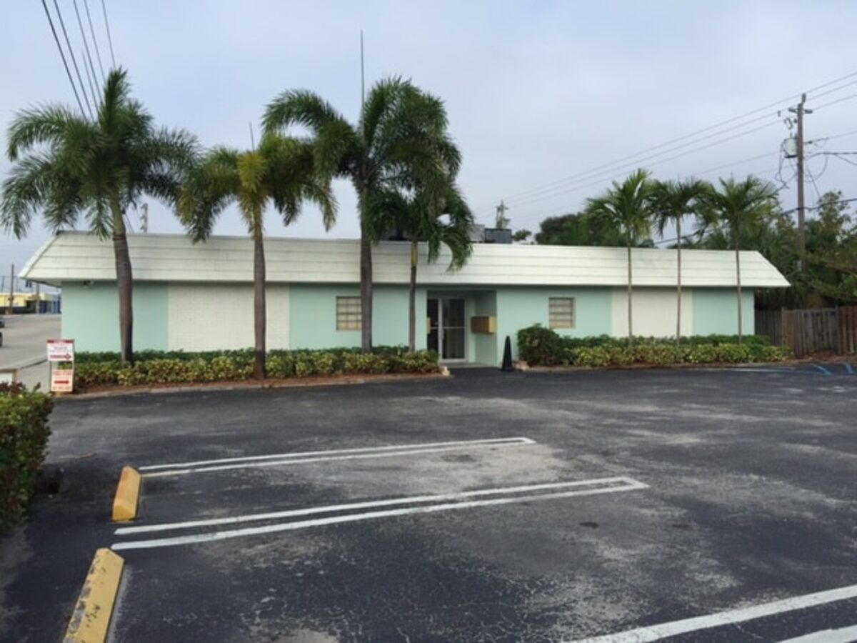 605 Belvedere Rd single-story office building, West Palm Beach FL
